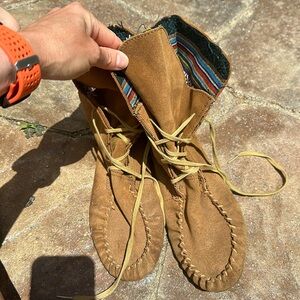 Steve Madden comfy moccasins tan colored size 9 gently worn